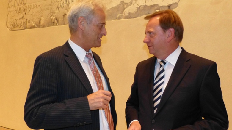 Ingo Gädechens sprach mit Bundesverkehrsminister Dr. Peter Ramsauer Ingo Gädechens sprach mit Bundesverkehrsminister Dr. Peter Ramsauer