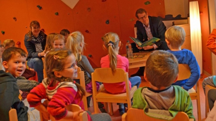Gero Storjohann am Vorlesetag in Bargteheider DRK-Kindertagesstätte Am Krögen